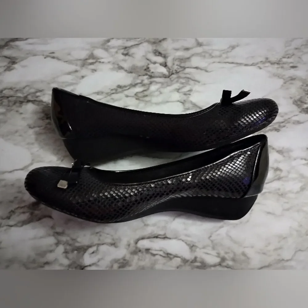 Karen Scott Pippa Low Wedge Heel with Bow Size 7.5M